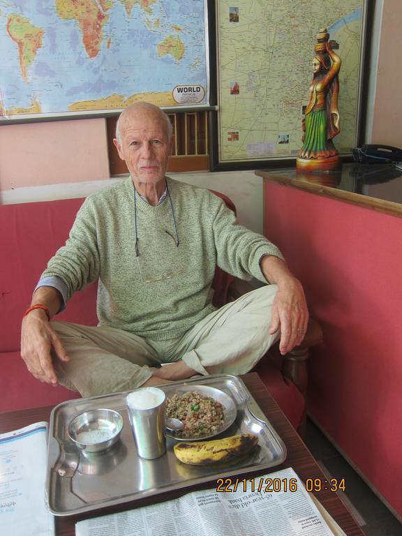 Kedar Pensión Varanasi Exterior foto